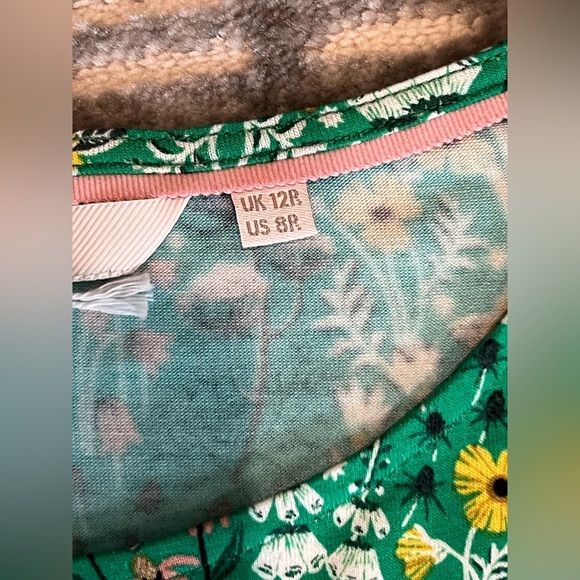 Boden Smocked Crewneck Jersey Dress in Rich Emerald Wildflower Bloom, US 8, NWT - Picture 13 of 14